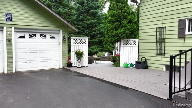 3841 Covert Road, Waterford, MI 48328