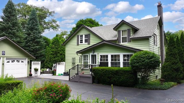 3841 Covert Road, Waterford, MI 48328