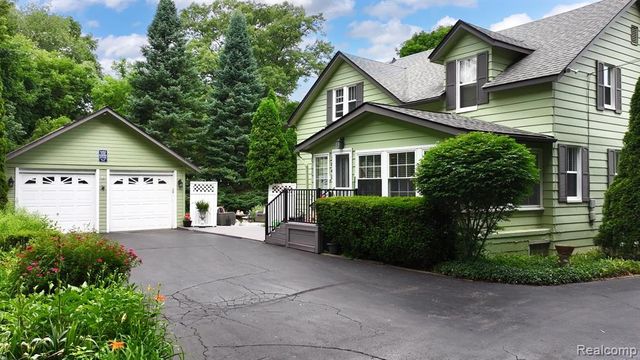 3841 Covert Road, Waterford, MI 48328