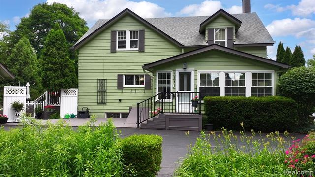 3841 Covert Road, Waterford, MI 48328