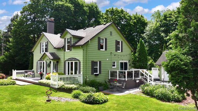 3841 Covert Road, Waterford, MI 48328