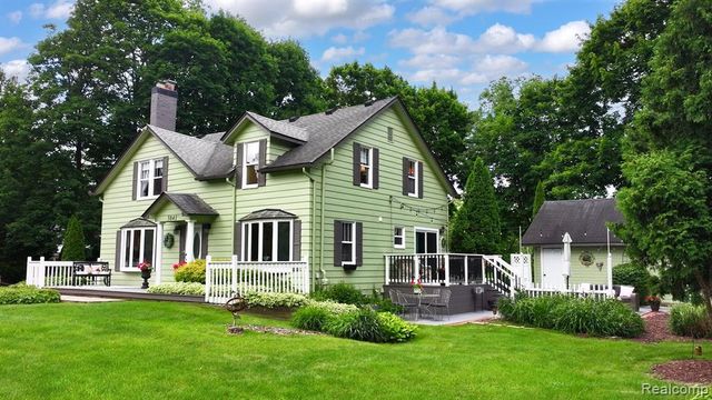 3841 Covert Road, Waterford, MI 48328