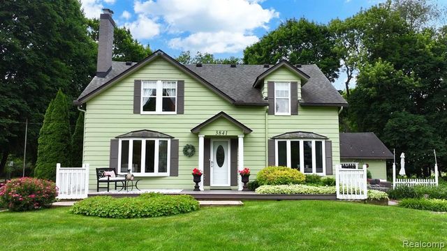 3841 Covert Road, Waterford, MI 48328