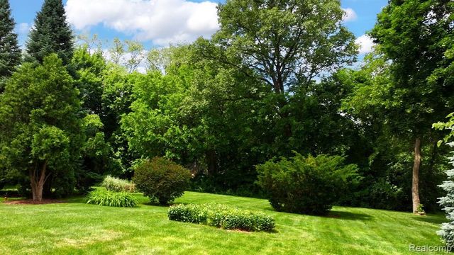 3841 Covert Road, Waterford, MI 48328