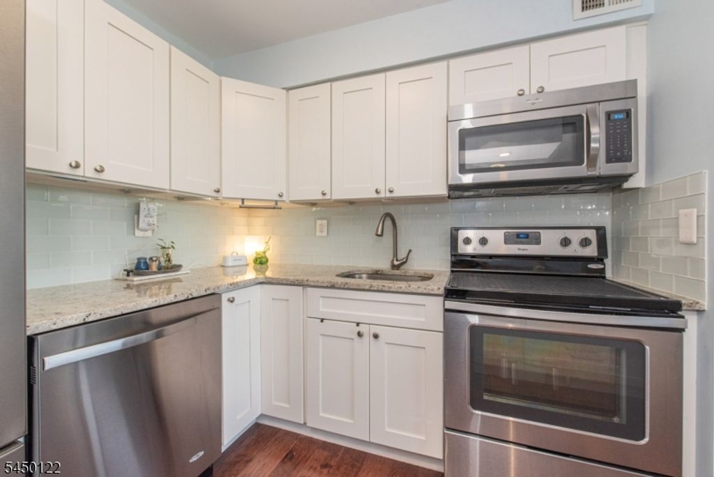 300 Main St 707, Little Falls Twp., NJ 07424 — photo 4