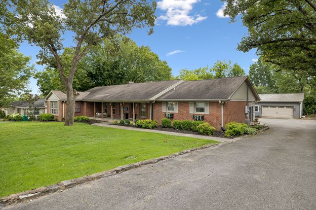 708 Westwood Dr, Lebanon, TN 37087