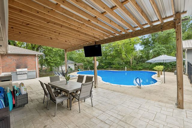 708 Westwood Dr, Lebanon, TN 37087