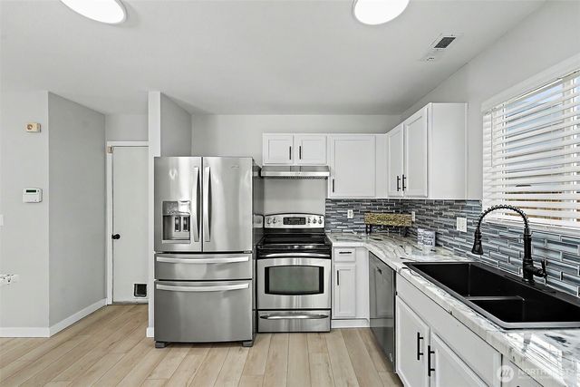 6242 71st Avenue Ct W, University Place, WA 98467