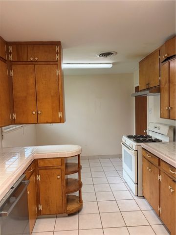 525 Grant Pl, Corpus Christi, TX 78411
