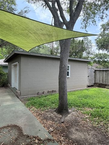 525 Grant Pl, Corpus Christi, TX 78411