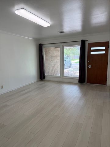 525 Grant Pl, Corpus Christi, TX 78411