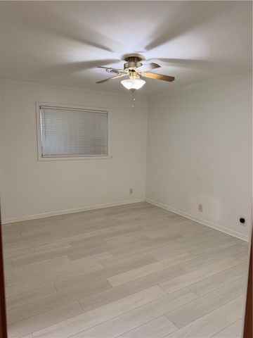 525 Grant Pl, Corpus Christi, TX 78411