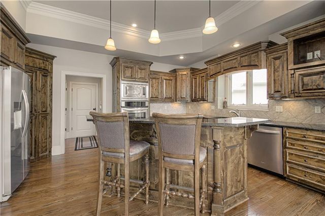 10320 W 142nd Street, Overland Park, KS 66221
