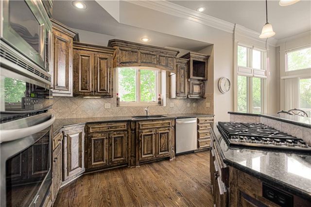 10320 W 142nd Street, Overland Park, KS 66221