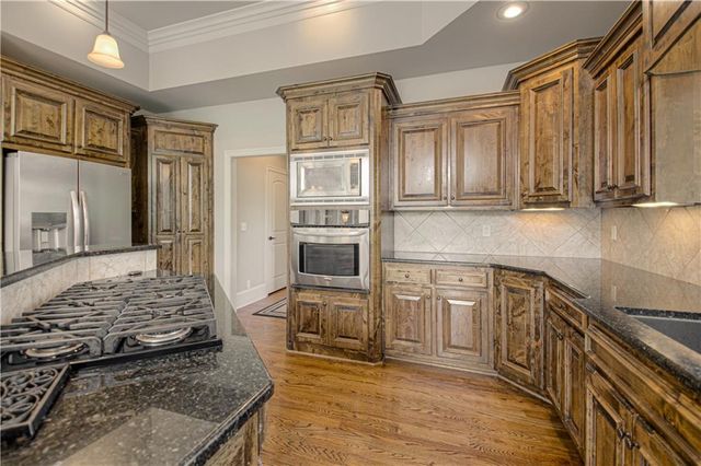10320 W 142nd Street, Overland Park, KS 66221