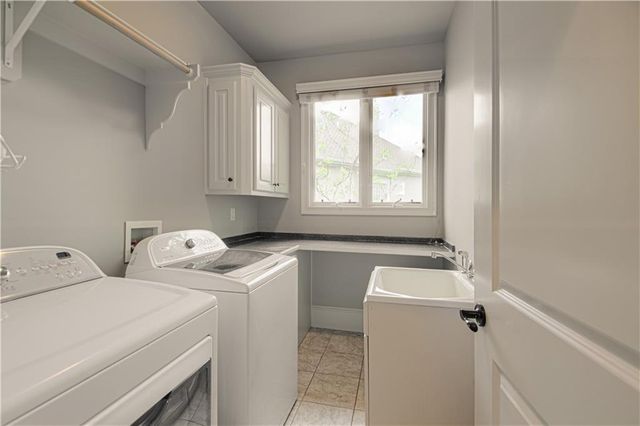 10320 W 142nd Street, Overland Park, KS 66221