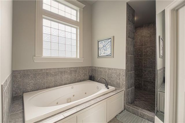 10320 W 142nd Street, Overland Park, KS 66221