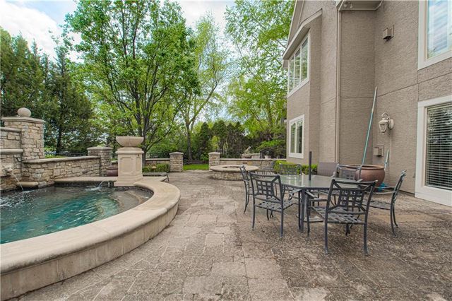 10320 W 142nd Street, Overland Park, KS 66221