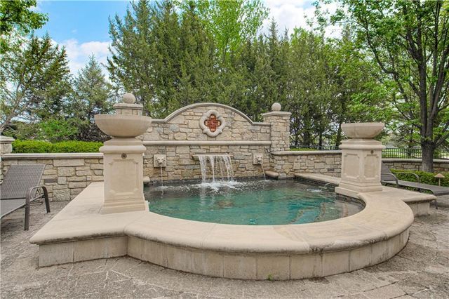 10320 W 142nd Street, Overland Park, KS 66221