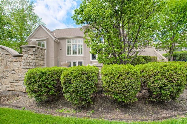 10320 W 142nd Street, Overland Park, KS 66221
