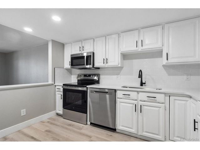 13901 E Marina Dr 102, Aurora, CO 80014