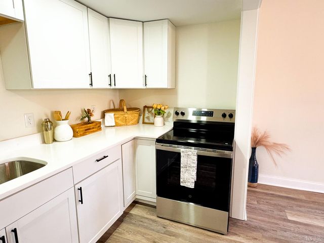 46 DEPOT Street, Chatham, VA 24531