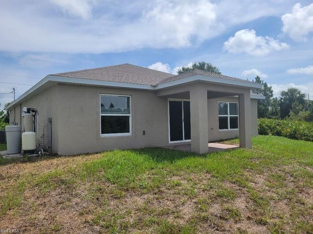 3303 75th ST W, Lehigh Acres, FL 33971