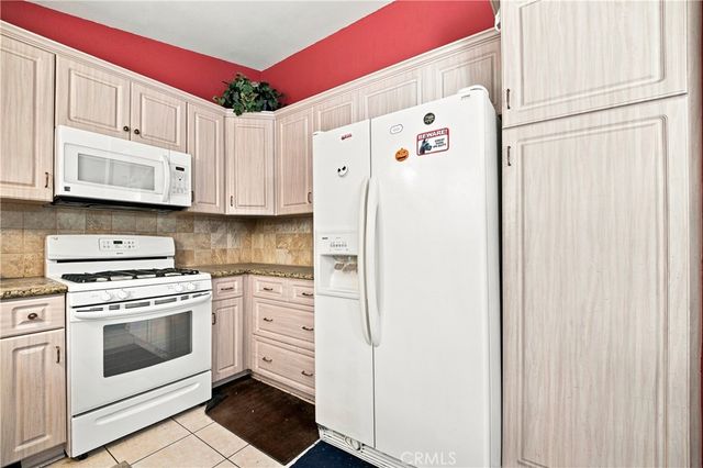 8333 Sedan, West Hills, CA 91304