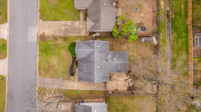 29 Oak Forest Dr, Maumelle, AR 72113