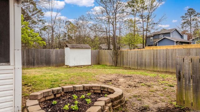 29 Oak Forest Dr, Maumelle, AR 72113