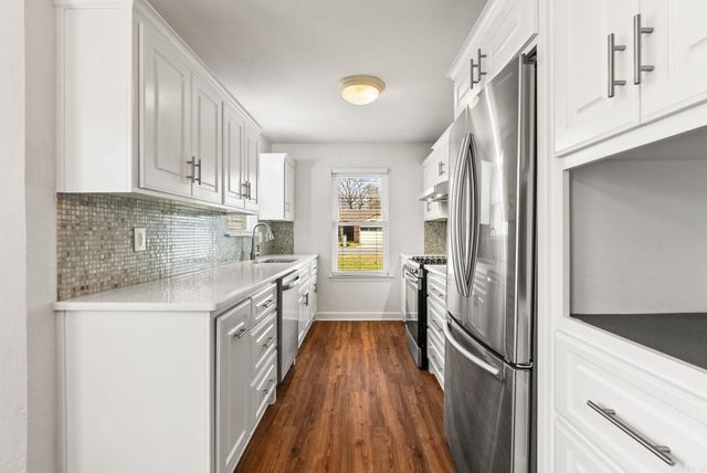 29 Oak Forest Dr, Maumelle, AR 72113