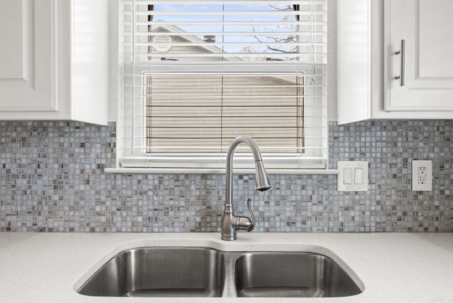 29 Oak Forest Dr, Maumelle, AR 72113