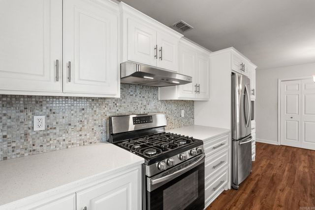 29 Oak Forest Dr, Maumelle, AR 72113