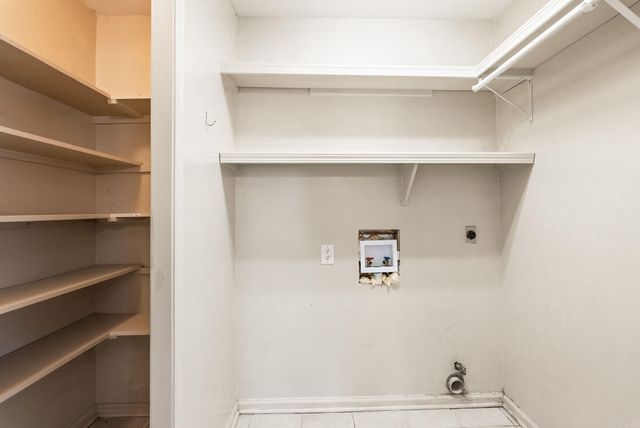 29 Oak Forest Dr, Maumelle, AR 72113