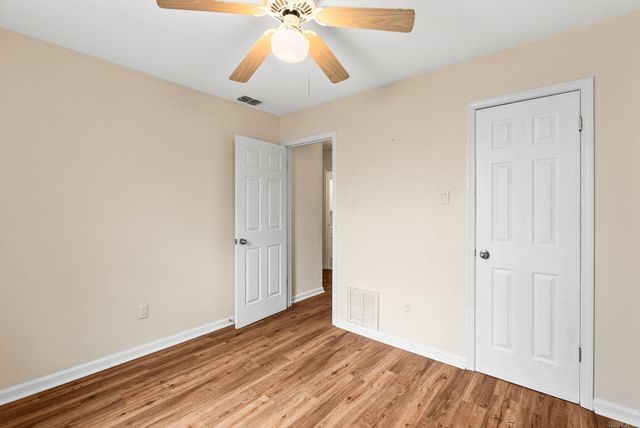 29 Oak Forest Dr, Maumelle, AR 72113