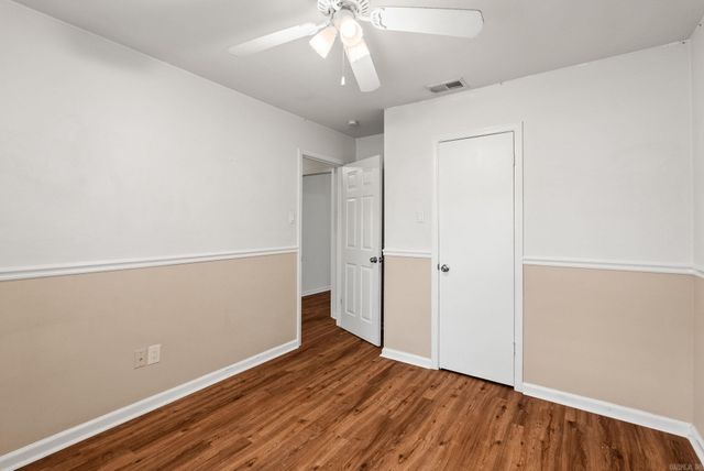 29 Oak Forest Dr, Maumelle, AR 72113