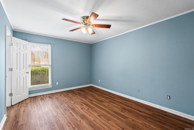 29 Oak Forest Dr, Maumelle, AR 72113