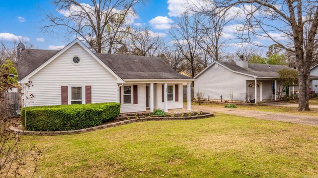 29 Oak Forest Dr, Maumelle, AR 72113