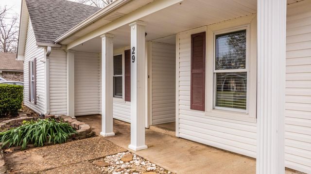 29 Oak Forest Dr, Maumelle, AR 72113