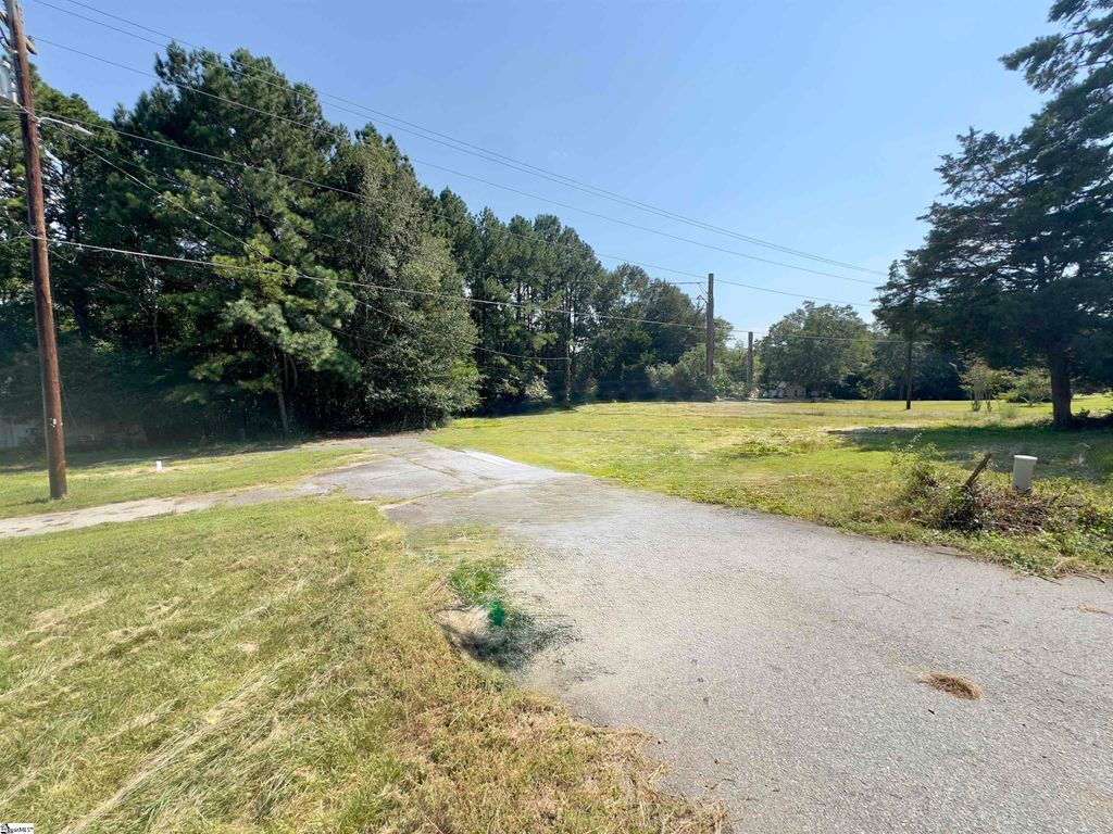 13250 W 76 Highway, Gray Court, SC 29645