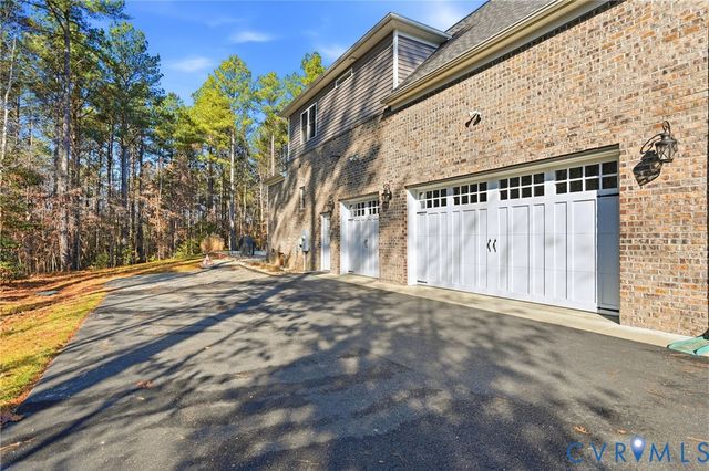 10251 Twig Ln, Mechanicsville, VA 23116