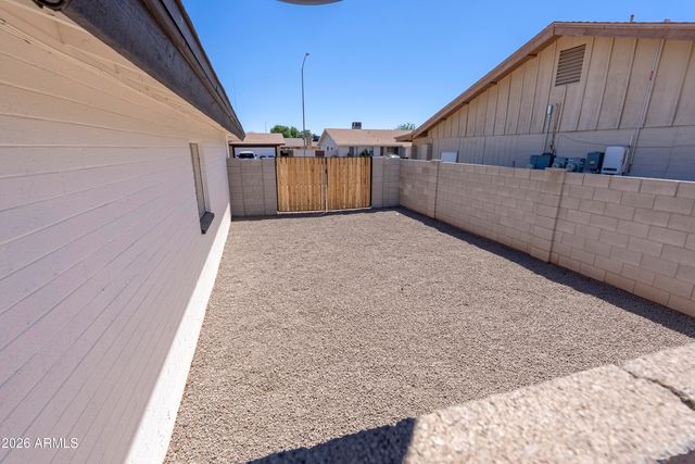 830 E GARNET Avenue, Mesa, AZ 85204