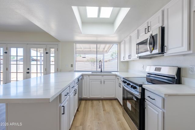 830 E GARNET Avenue, Mesa, AZ 85204