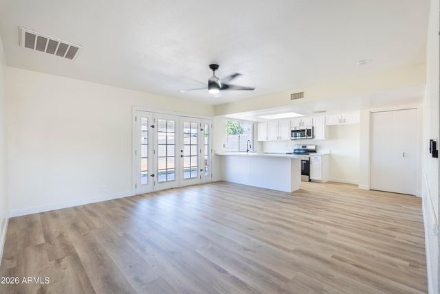 830 E GARNET Avenue, Mesa, AZ 85204