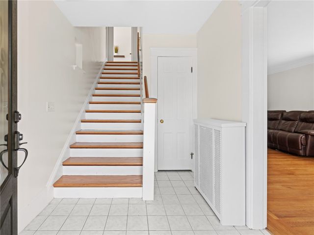 190 Auburn Street, Cranston, RI 02910