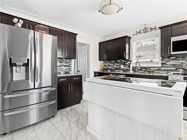 190 Auburn Street, Cranston, RI 02910