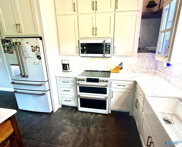 4975 Bethsadia Road, Boaz, AL 35957