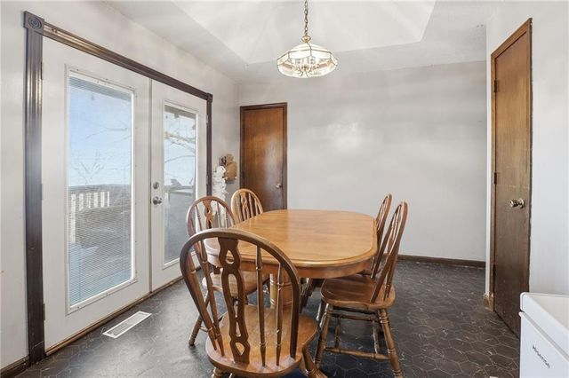 19680 Blue Jay Trail Circle, Lawson, MO 64062