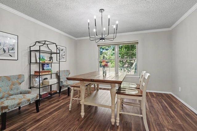 8008 S Lakewood Avenue, Tulsa, OK 74136