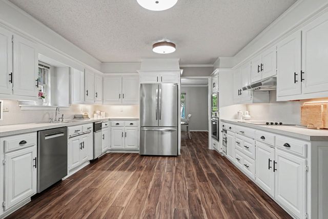 8008 S Lakewood Avenue, Tulsa, OK 74136